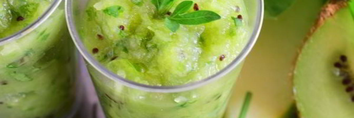 Смузи из сельдерея, яблока и киви