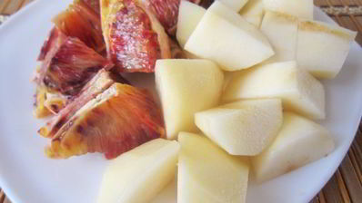 смузи с грушей, апельсином и зеленым чаем