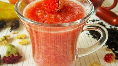 смузи с грушей, апельсином и зеленым чаем