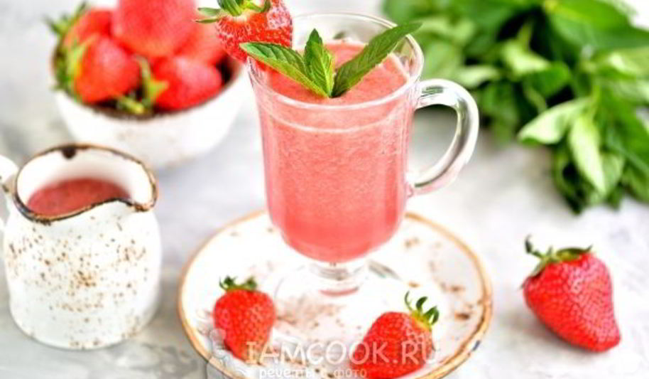 Рецепт смузей с кокосовым молоком и клубникой