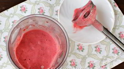 смузи с малиной и бананом