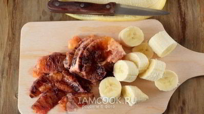 смузи с малиной и красным апельсином