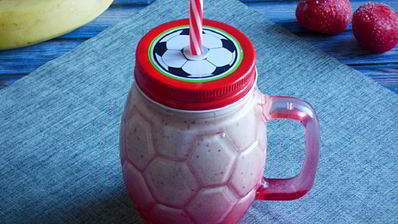 смузи с овсянкой, бананом и клубникой