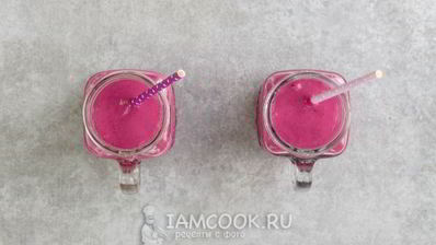 смузи с творогом, бананом и смородиной