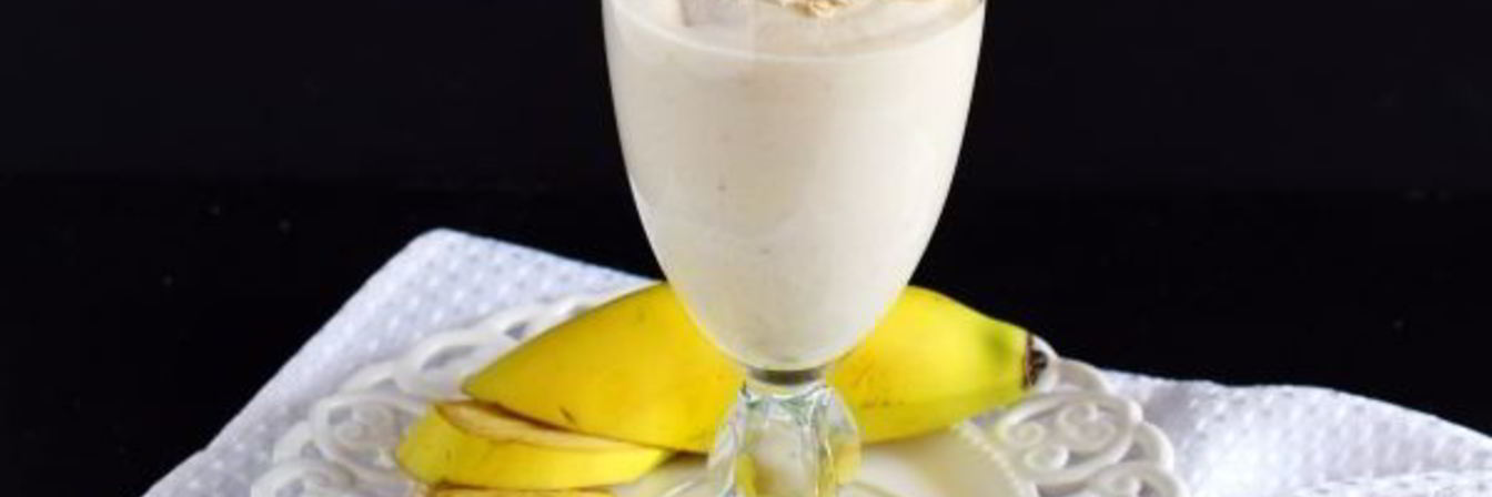 Смузи с творогом и бананом