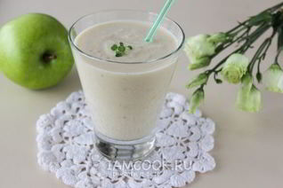 Смузи с яблоком и творогом