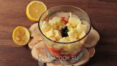 смузи с яблоком, морковью и имбирем