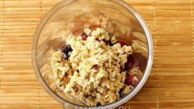 смузи с ягодами, имбирем и овсянкой