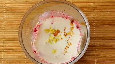 смузи с ягодами, имбирем и овсянкой