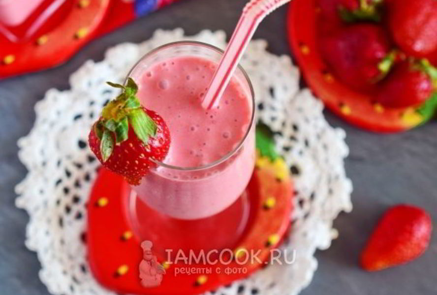 Смузи с замороженной клубникой