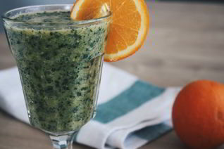 Смузи со шпинатом и апельсином