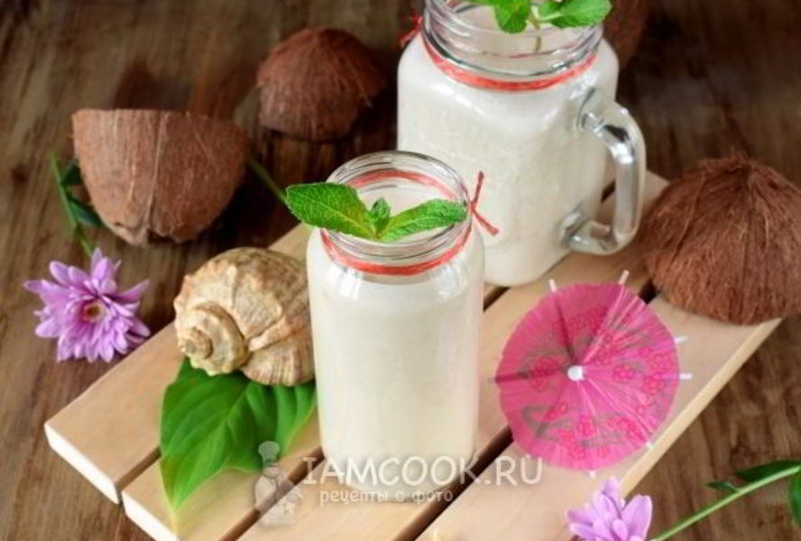 Тропический смузи с кокосовым молоком