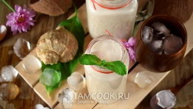 тропический смузи с кокосовым молоком