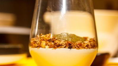 творожный мусс с фруктовым смузи