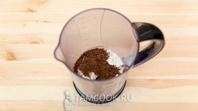 творожный смузи с бананом и какао