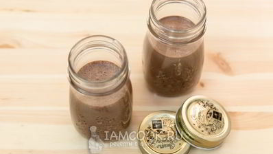 творожный смузи с бананом и какао