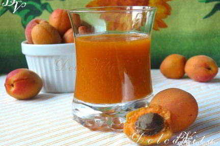 Абрикосовый сок с мякотью