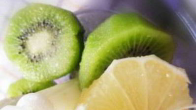 зеленый коктейль с лимоном