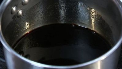 греческий салат с бальзамическим жемчугом