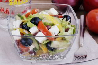 Греческий салат с фасолью