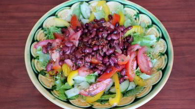 греческий салат с фасолью