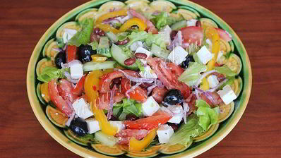 греческий салат с фасолью