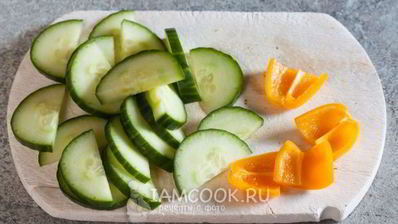 греческий салат с сухариками