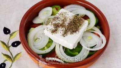 греческий салат с сыром фета