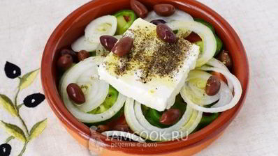 греческий салат с сыром фета