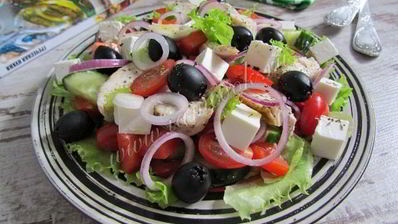 салат греческий с курицей