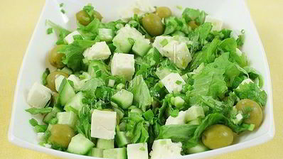 салат зеленый греческий с брынзой