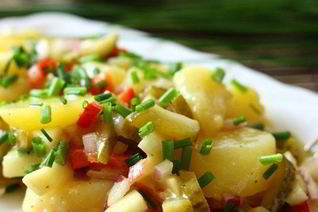 Берлинский картофельный салат с винегретной заправкой