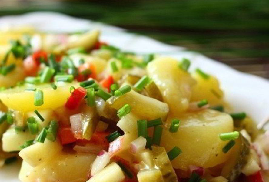 Берлинский картофельный салат с винегретной заправкой