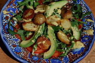 Картофельный салат с авокадо и домашним майонезом