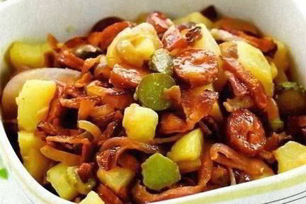 Картофельный салат с беконом, без майонеза