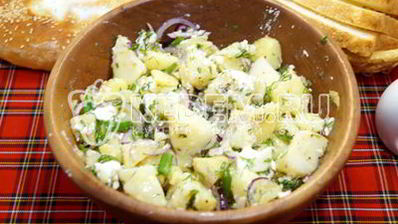 картофельный салат с брынзой