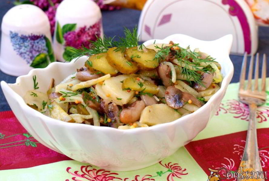 Картофельный салат с фасолью и шампиньонами