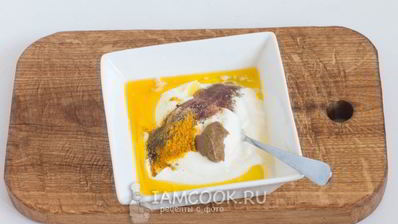 картофельный салат с морковью и горошком