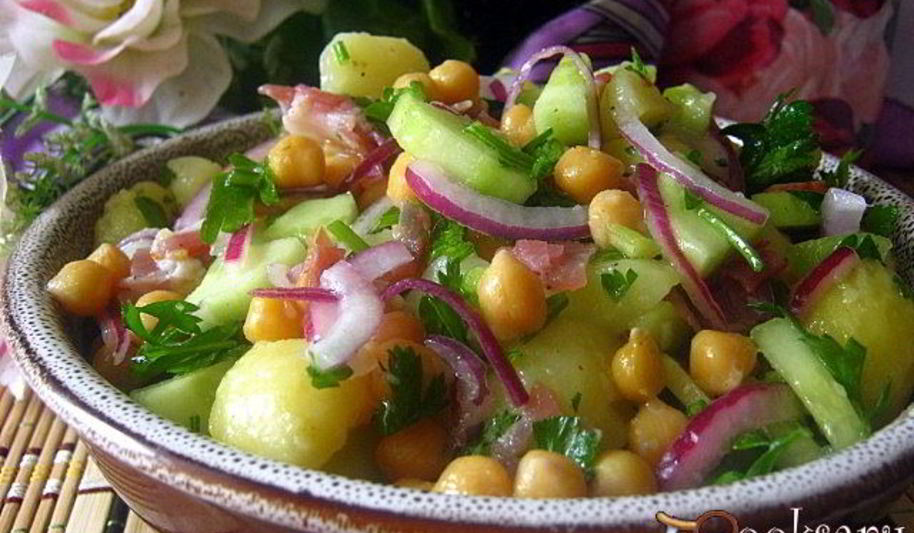 Рецепт картофельного салата с нутом и беконом