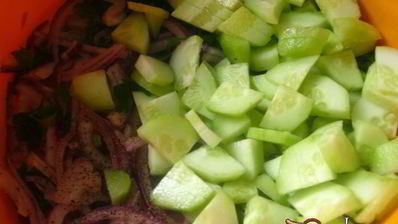 картофельный салат с нутом и беконом