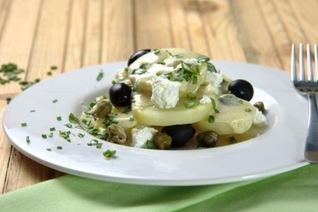 Картофельный салат с сыром фета