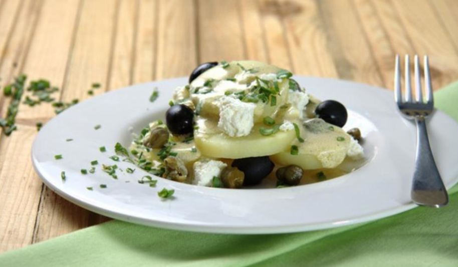 Рецепт картофельного салата с сыром фета