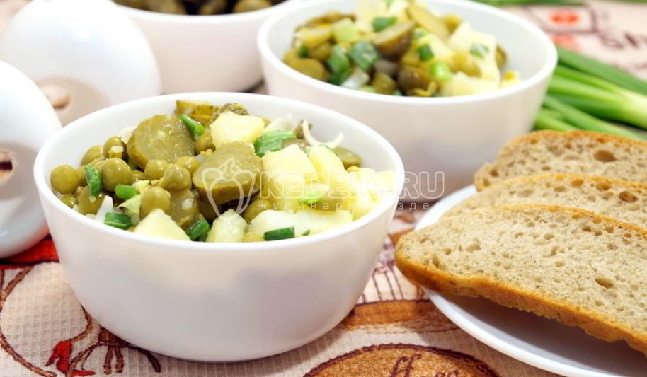 Рецепт картофельного салата с зеленым горошком