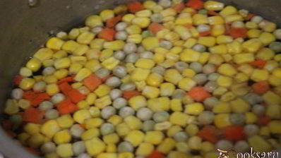 картофельный салат с жареной тилапией