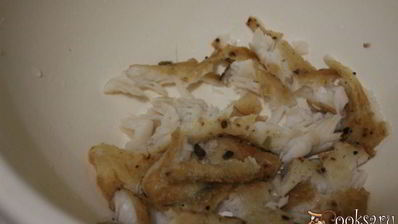 картофельный салат с жареной тилапией