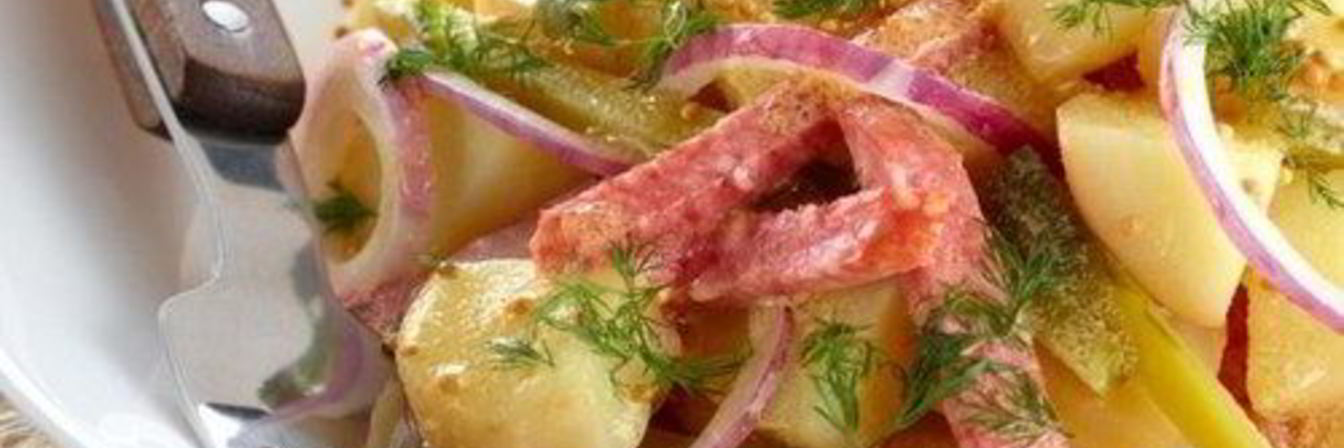 Немецкий картофельный салат с сосисками