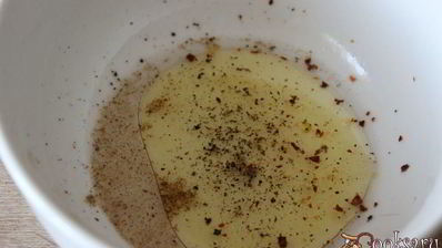 постный картофельный салат с квашенной капустой и зеленым горошком