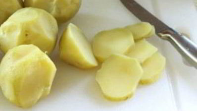 салат из картофеля и лука