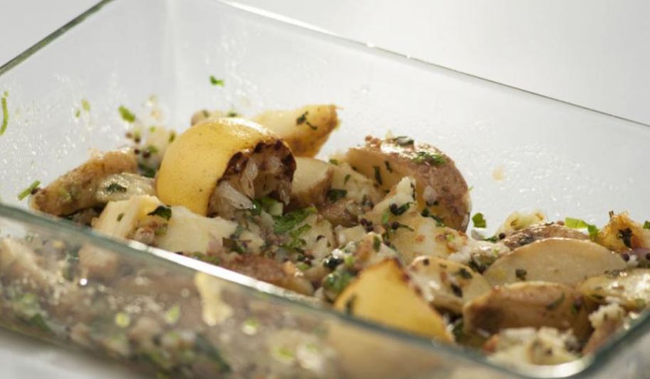 Рецепт салата из картофеля с печеными лимонами