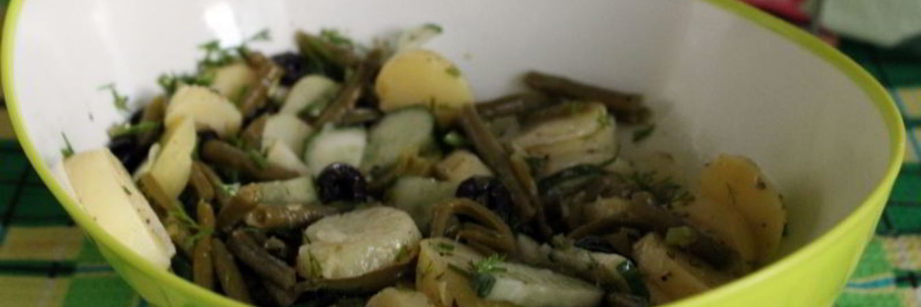 Салат из молодого картофеля со стручковой фасолью